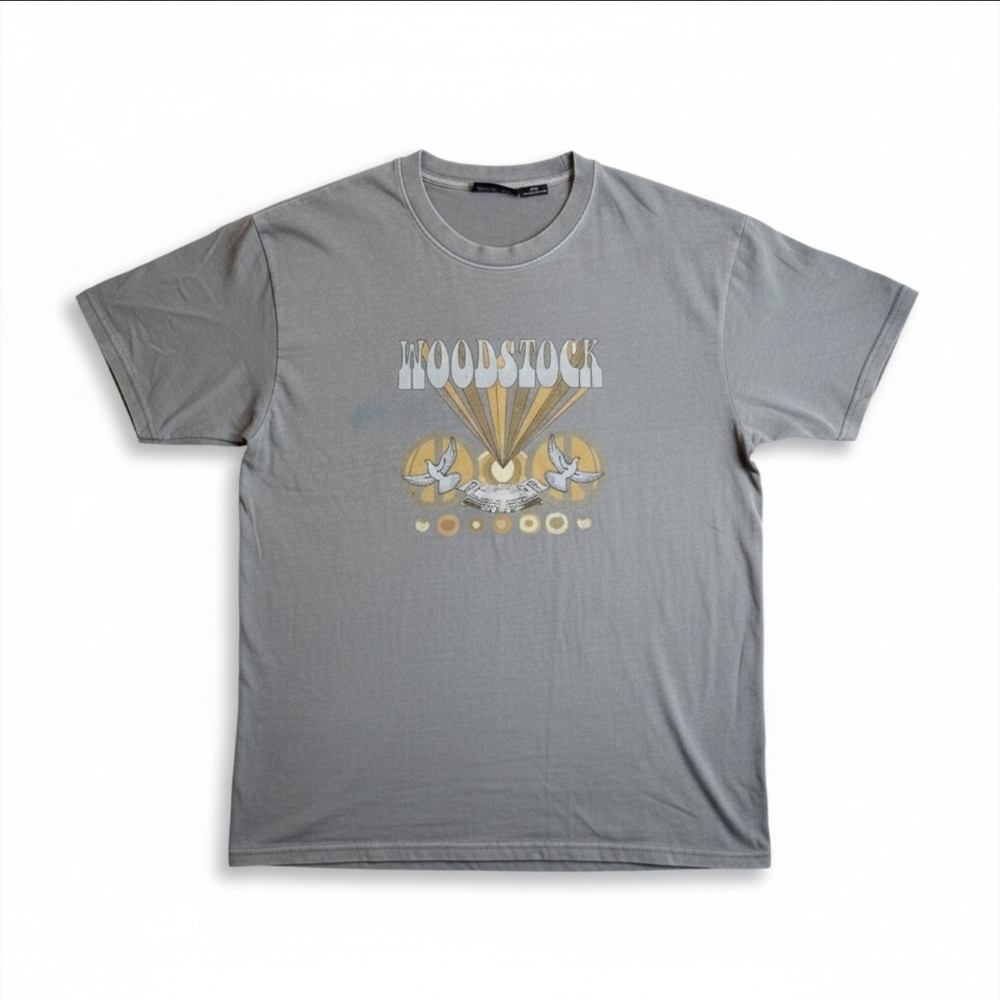 Woodstock 1969 Peace & Music Festival Graphic T-Shirt